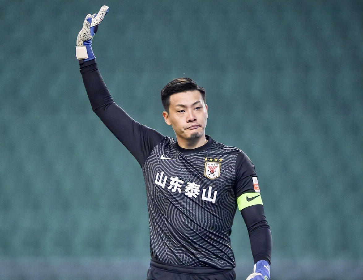 关于社区盾倒计时,山东泰山赛后复出首秀,细节引发关注,更衣室稳定,资深球员宣示担当的信息 关于社区盾倒计时,山东泰山赛后复出首秀,细节引发关注,更衣室稳定,资深球员宣示担当的信息