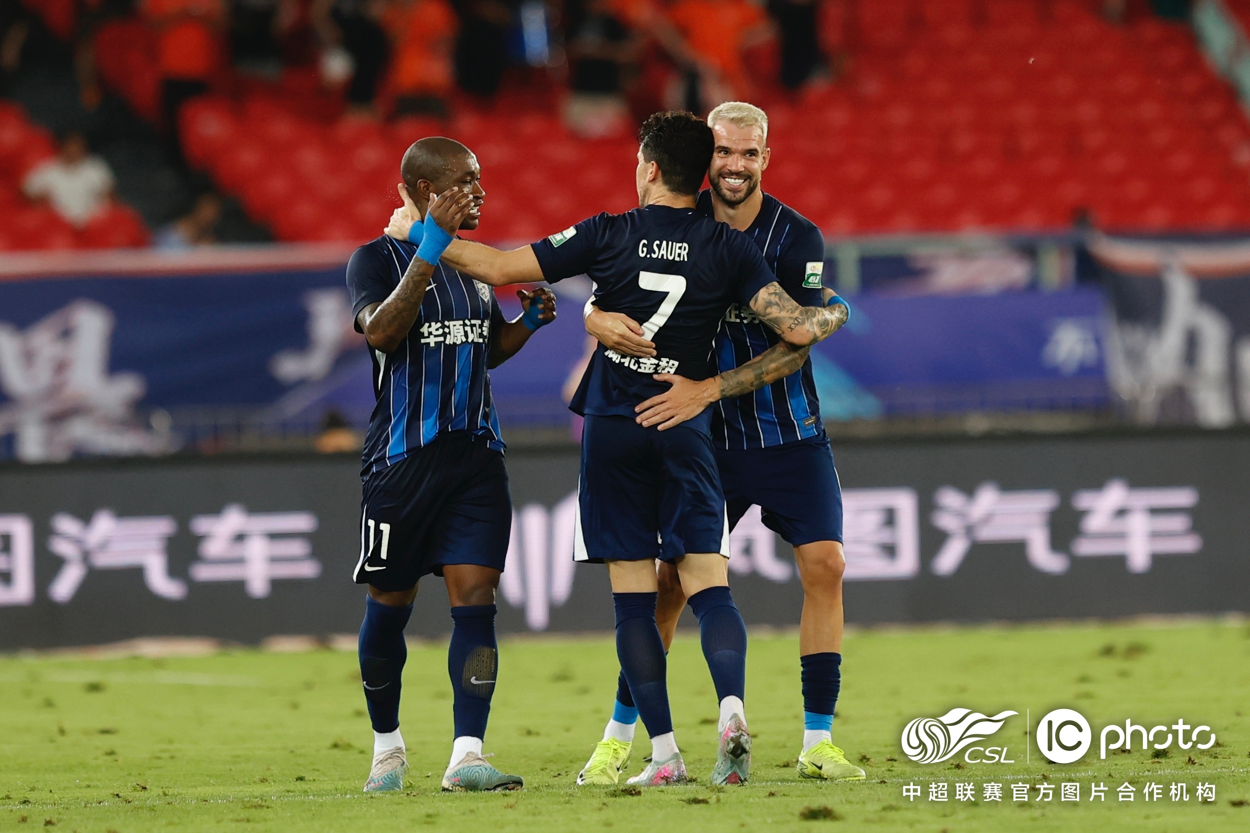 今晨突围战来临，武汉三镇围绕国王杯防线松动，球迷炸锅，细节决定成败的简单介绍