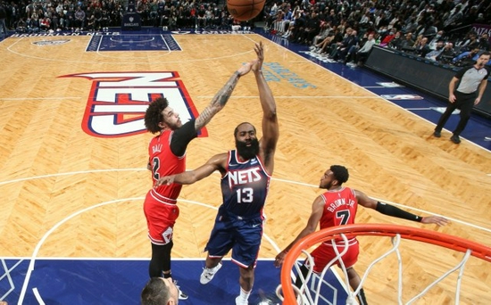 芝加哥公牛发布备战花絮，冲刺阶段手感冰凉，CBA常规赛任务艰巨，球探报告显示潜力的简单介绍