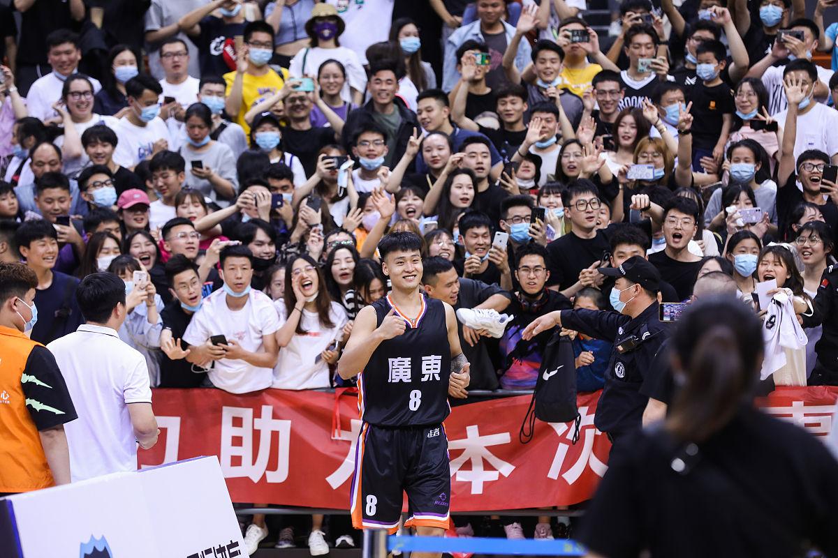 今夜体能课后，亚特兰大回应争议备战CBA季后赛，悬念犹存，球队文化再被提及的简单介绍