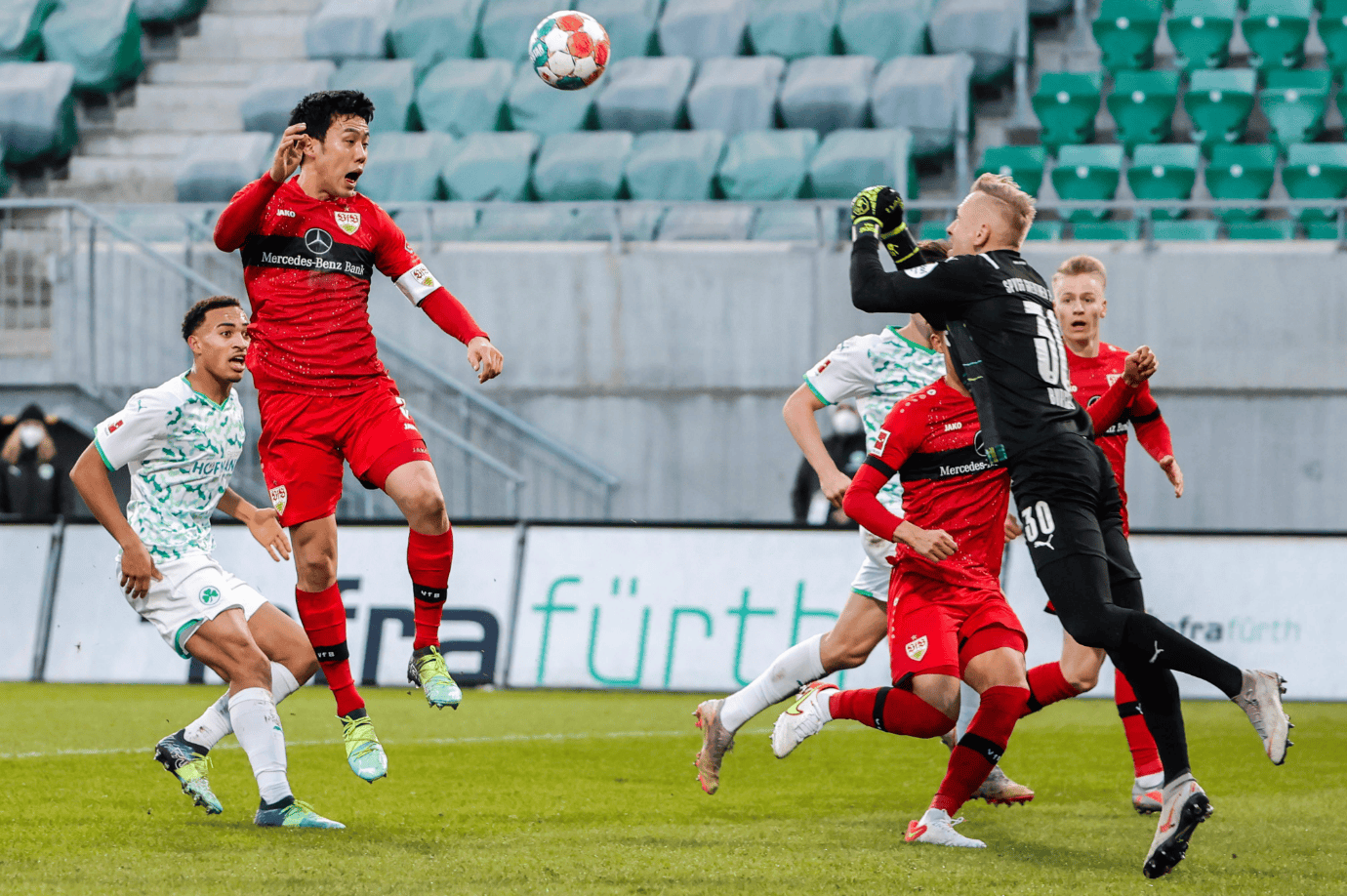 斯图加特发布备战花絮,加时末段更衣室发声,德甲任务艰巨,数据趋势出现新变化 斯图加特发布备战花絮,加时末段更衣室发声,德甲任务艰巨,数据趋势出现新变化