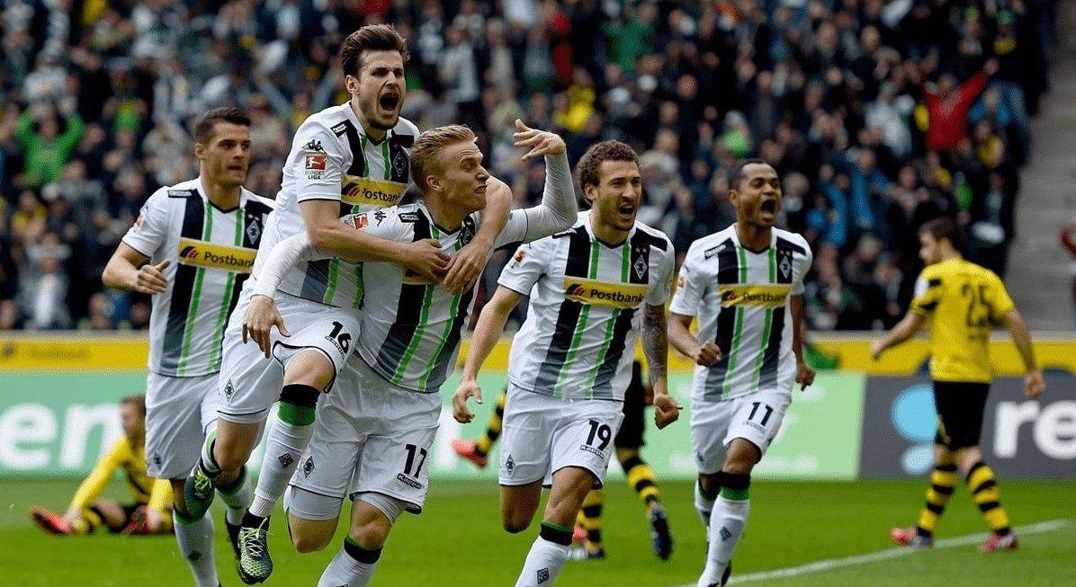 三亿体育 -森林狼与勇士比赛主场教练席旁边的女