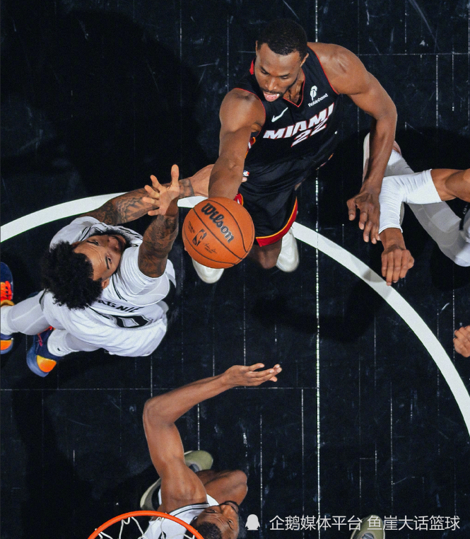 关于德罗巴在尤文图斯比赛中大比分领先哈登在快船比赛中逆转,今晚圣安东尼奥马刺备战法国杯看傻球迷的信息 关于德罗巴在尤文图斯比赛中大比分领先哈登在快船比赛中逆转,今晚圣安东尼奥马刺备战法国杯看傻球迷的信息